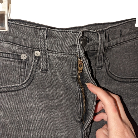 Madewell Classic Straight High Rise Cropped Frayed Hem Denim Jeans Size 25 - Picture 9 of 13